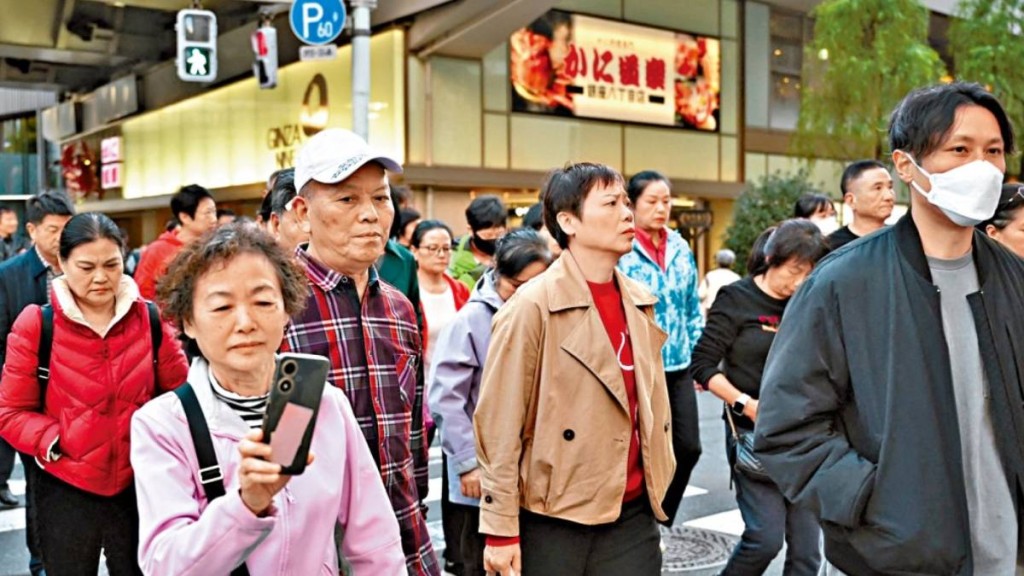 3月中国赴日游客骤降逾5成，连跌4个月。