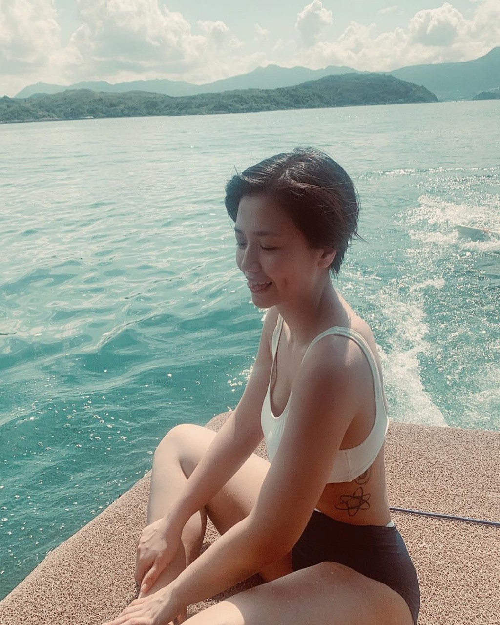 Renci呢個水着Po吸引好多網民Like。