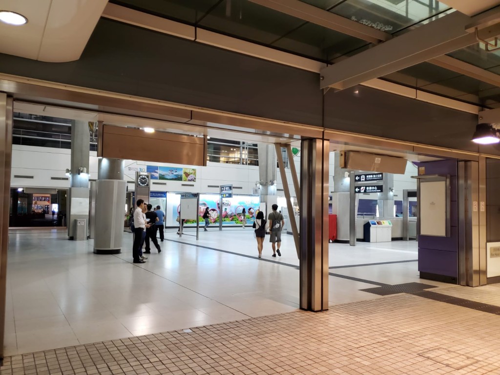 港铁东涌站A、B出入口重开 