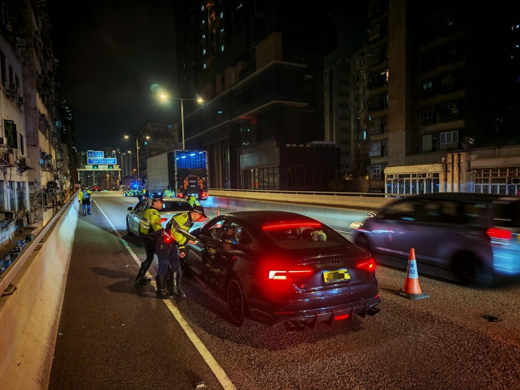 警圣诞期间打击交通违例及非法赛车 拘捕5男女。警方图片