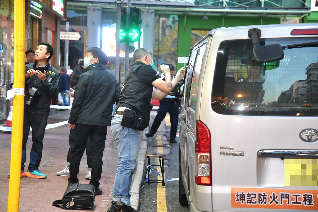 警方於汝州街發現涉案的銀色客貨車。徐裕民攝