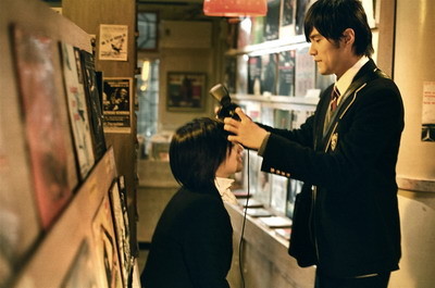 場景跟足周杰倫的原版。
