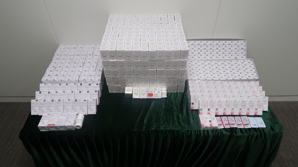 港珠澳北上私家车涉走私药剂 37岁女司机被拘控
