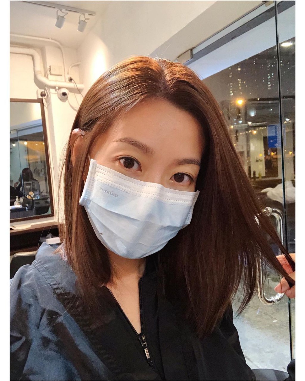 早前YoYo去剪发。