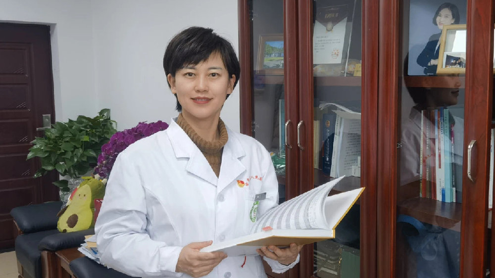 韓琳被質疑只搞學術管理,脫離護士前線。醫學界網站 韓琳被質疑只搞學術管理,脫離護士前線。醫學界網站