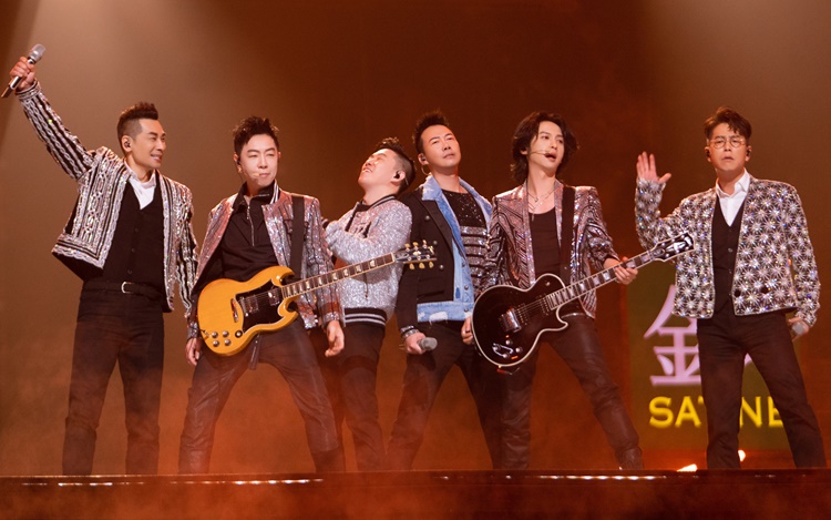 趙文卓、Paul、歐陽靖、謝天華、張淇、林曉峰以《友情歲月》迎戰。