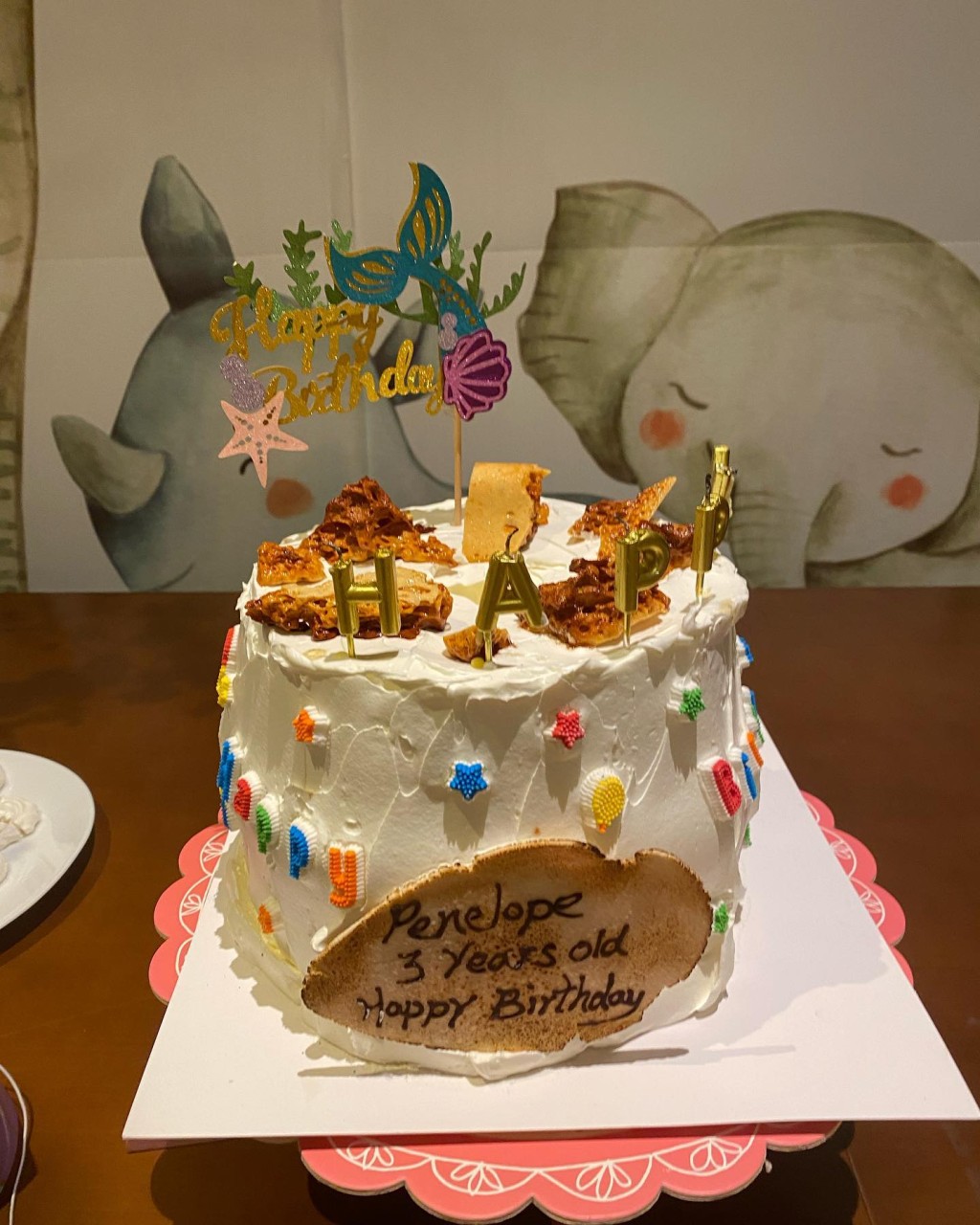 李美慧囡囡3岁生日的蛋糕。  ​
