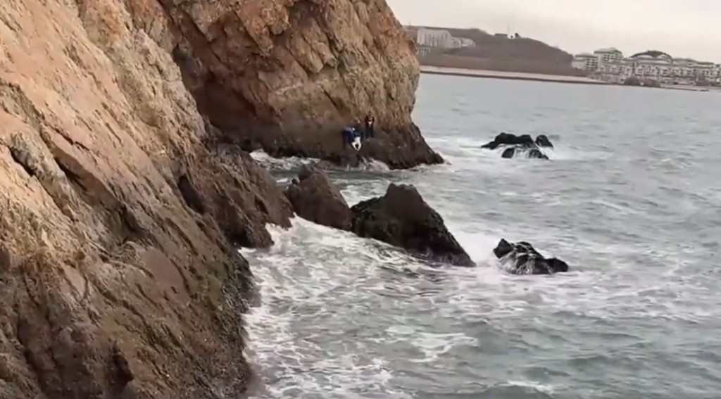 現場非常大浪。 現場非常大浪。