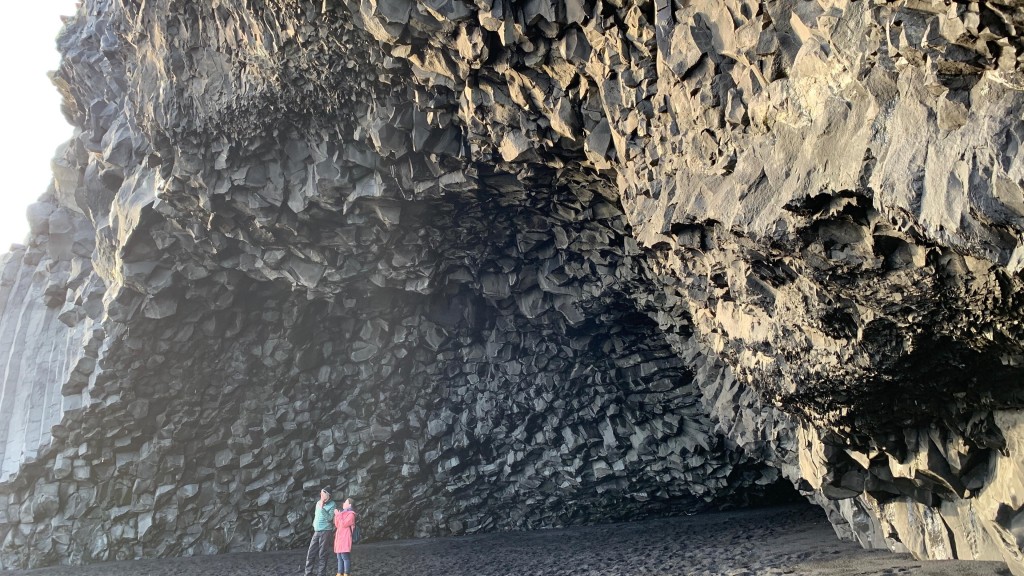 冰島著名雷尼斯黑沙灘海岸線受侵蝕後移。 讀者MS供圖