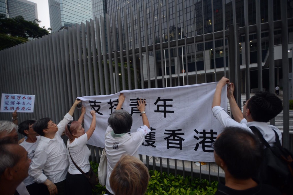 有年長市民發起「銀髮族靜默遊行」