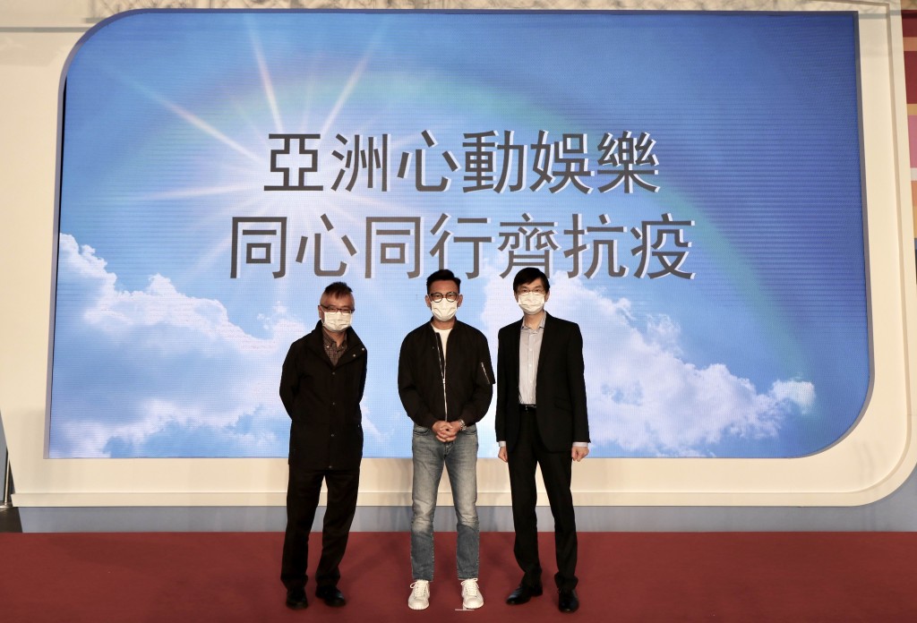 林文龍透過香港社會服務聯會協助,將口罩分發予超過80個受惠團體。