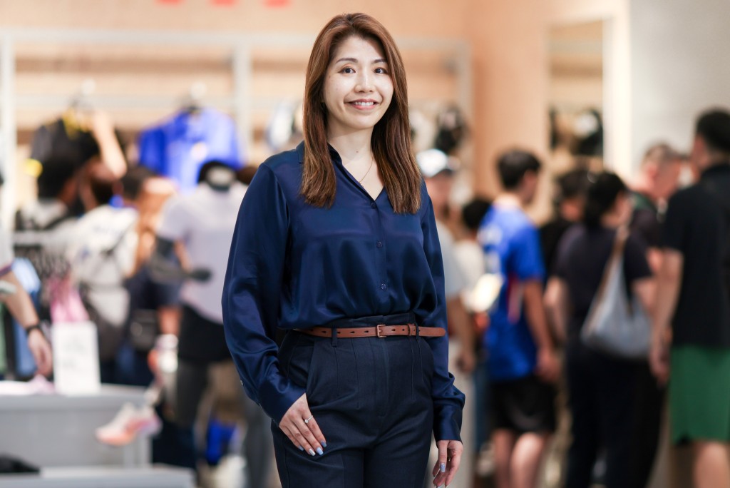 啟德體育園有限公司零售總經理黃皓筠表示,未來會加強向旅客宣傳零售館內的票尾優惠。 啟德體育園有限公司零售總經理黃皓筠表示,未來會加強向旅客宣傳零售館內的票尾優惠。