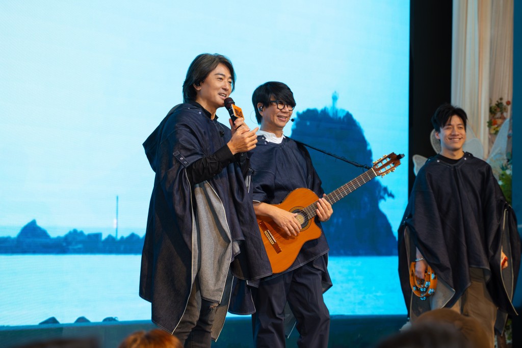 伊健與音樂總監陳光榮為日本演唱會密鑼緊鼓籌備。 伊健與音樂總監陳光榮為日本演唱會密鑼緊鼓籌備。