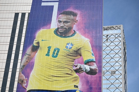 巴西球星尼馬的肖像裝飾，當然是球迷打卡的熱點之一。