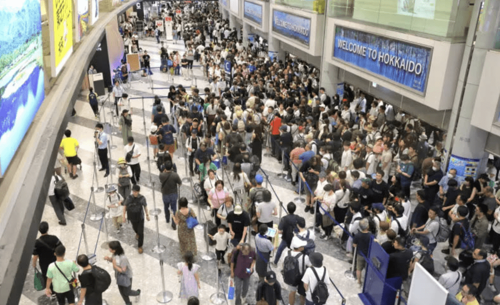 北海道與札幌市10日證實，一名東京都30多歲男性確診麻疹，曾於1月下旬往返新千歲機場及札幌市內多個地點，期間可能接觸不特定人士。美聯社資料圖片