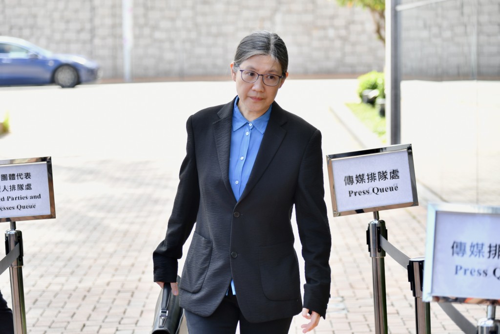 政府化验所法证事务部总化验师(药物、毒理及文件科)李咏文。 政府化验所法证事务部总化验师(药物、毒理及文件科)李咏文。