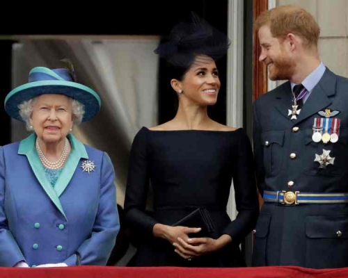 哈里和梅根即将结束他们的「高级皇室成员」身份。AP