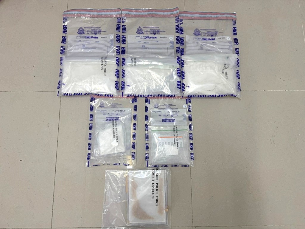 警方展示檢獲的毒品。