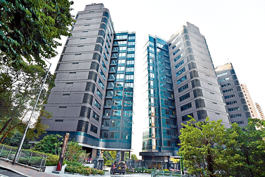 西半山大學閣以招標形式推售2伙。