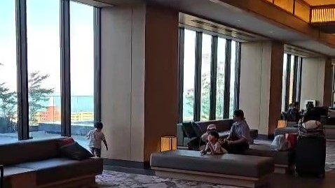大分縣杉乃井酒店客人如常。袁振寧提供