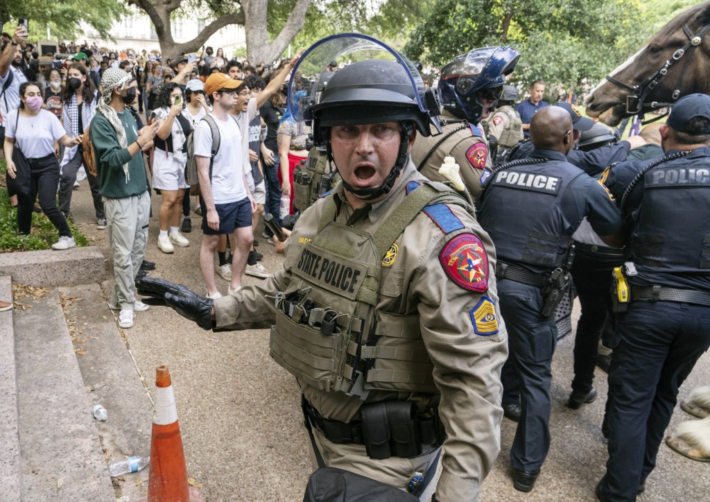 德州大学奥斯汀分校爆发警民冲突。美联社