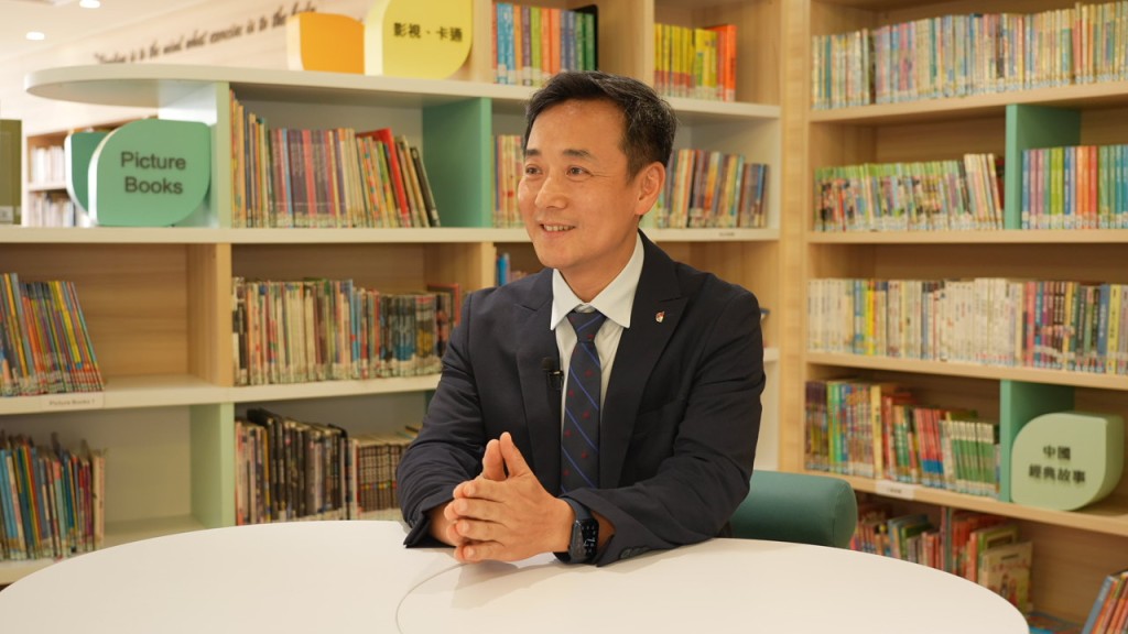 將軍澳循道衛理小學的校長林德育認為，良好的家庭氛圍對孩子的成長至關重要。
