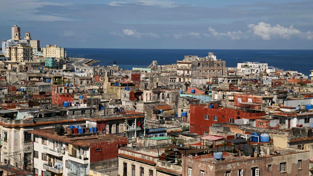 特朗普稱不會再有資金及石油流向古巴 古巴斥美國沒資格指手畫腳。路透社