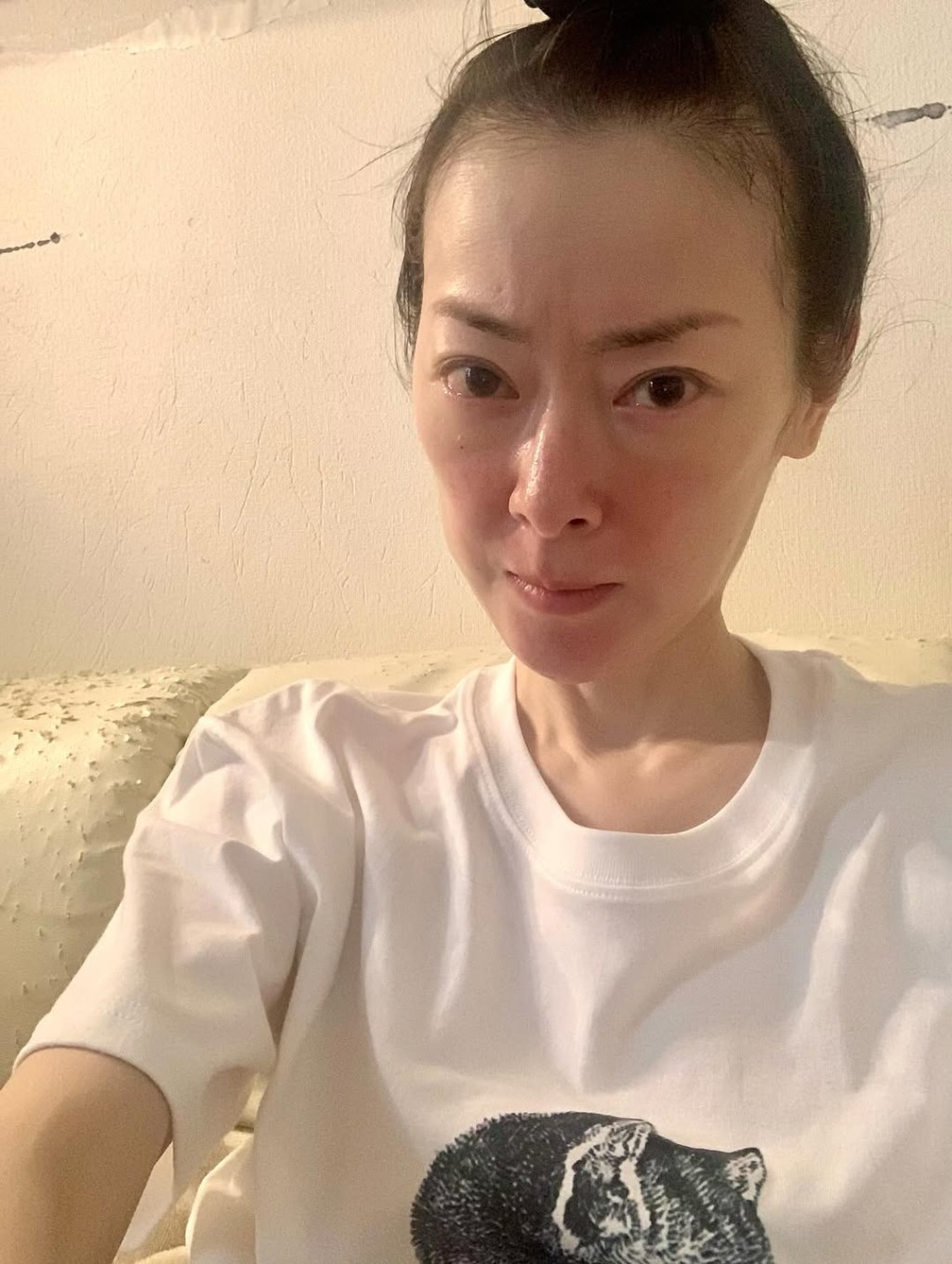 遠野凪子只有45歲。 遠野凪子只有45歲。