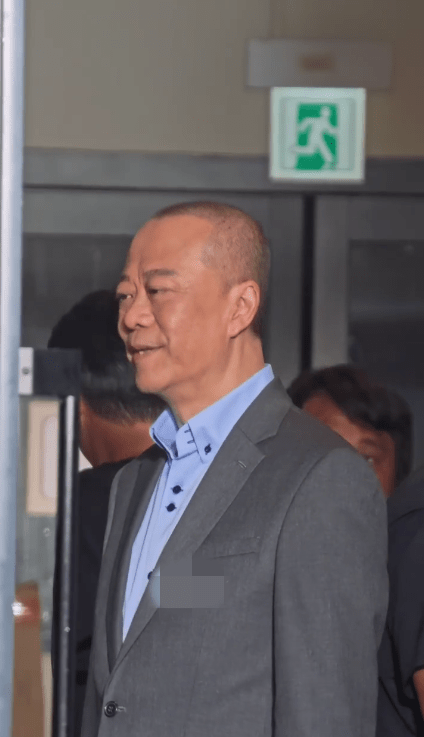 歐陽震華昔日圓潤的身形，再不復見。