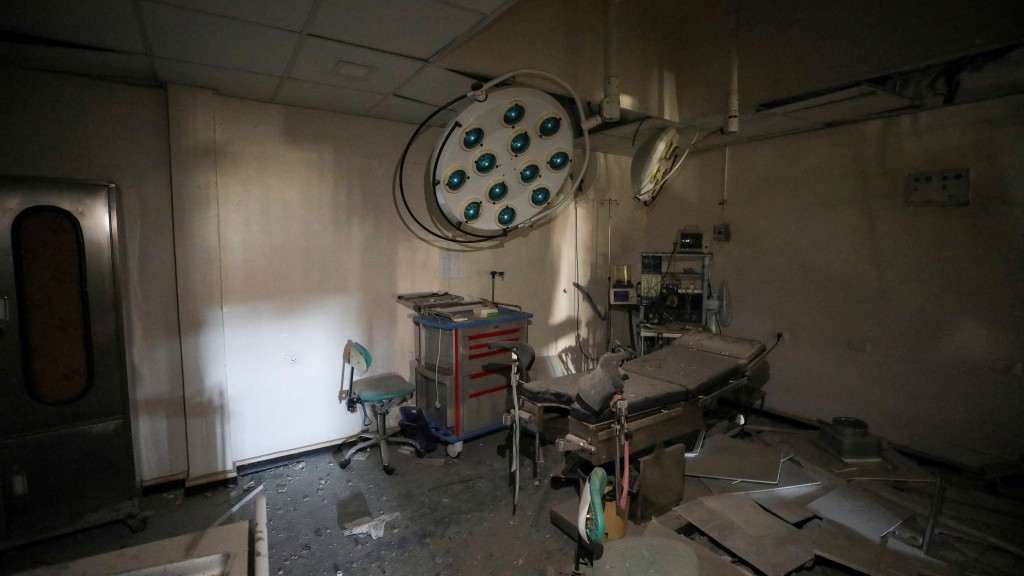 阿爾巴斯馬（Al Basma）醫學生殖中心手術室變廢墟。 路透社