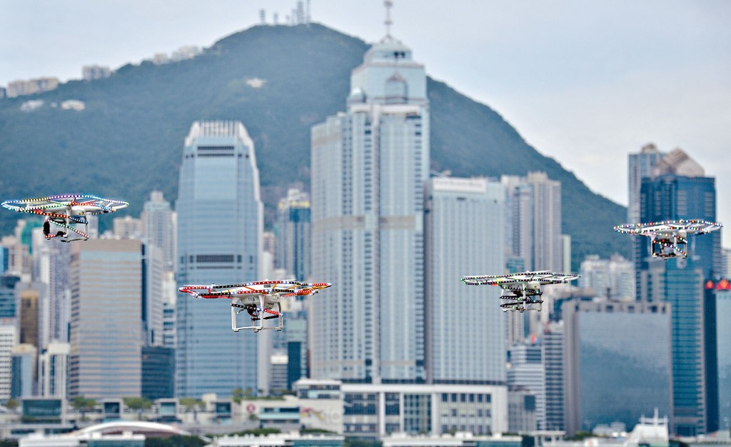 ■无人机用途广泛，当局决定订立规管框架。