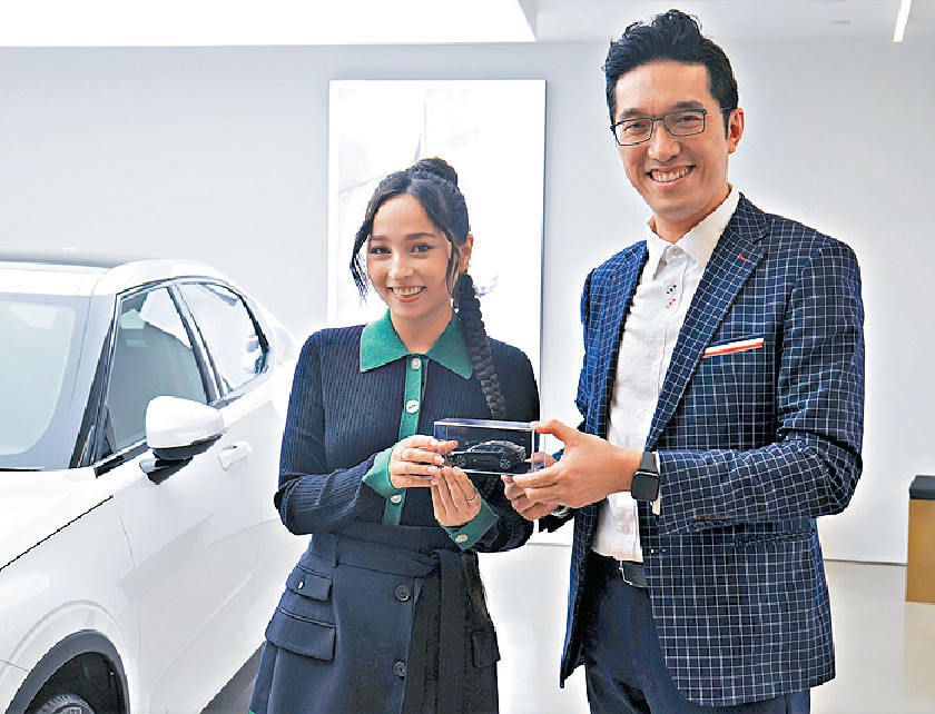 ■网红兼准车主J Lou（左）分享她由不认识品牌到试车落订购买的体验。