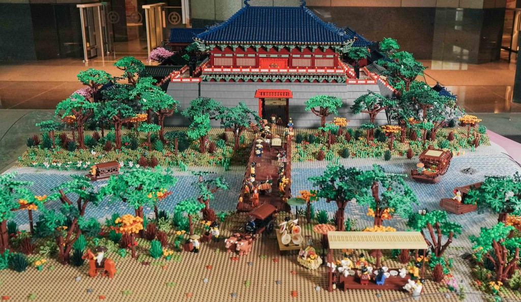 《清明上河圖》LEGO®模型現擺放於中環花園道中銀大廈地下大堂作首度展出