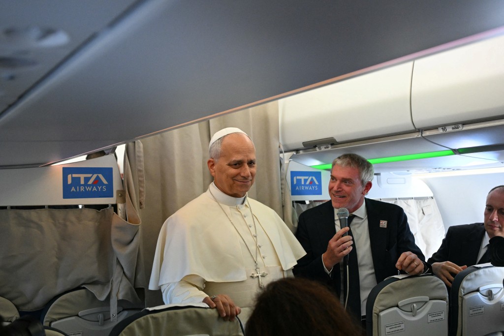 教宗在飛機上重申巴勒斯坦建國是解決衝突的唯一辦法。路透社