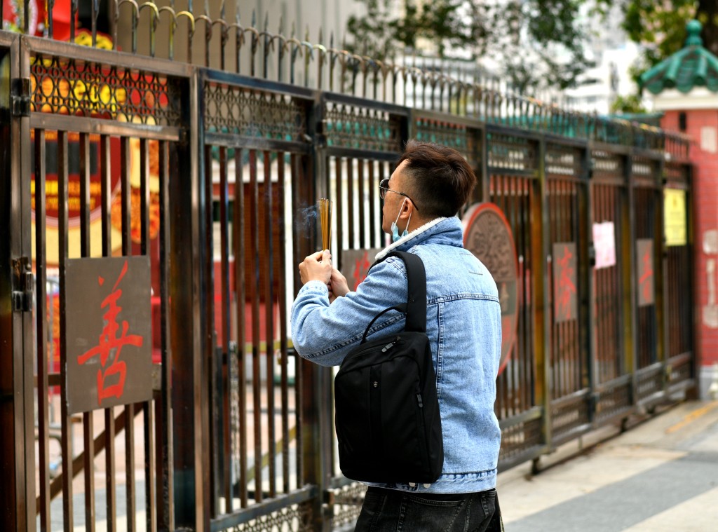 相传黄大仙有求必应，吸引无数善信前来参拜。资料图片