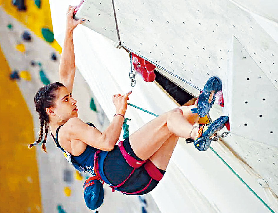 法國少女攀岩新星杜阿迪。