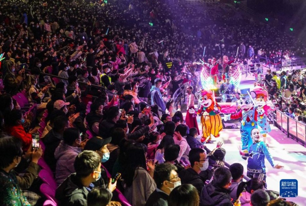 全國居民人均服務性消費支出增長4.5%。新華社