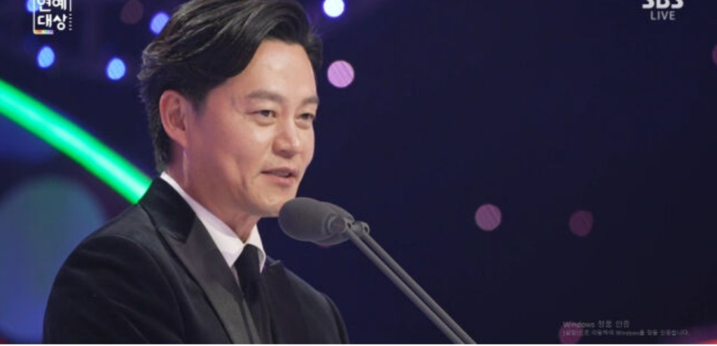 李瑞鎮領取最優秀賞時,揶揄頒獎禮太長,令他覺得好累。 李瑞鎮領取最優秀賞時,揶揄頒獎禮太長,令他覺得好累。