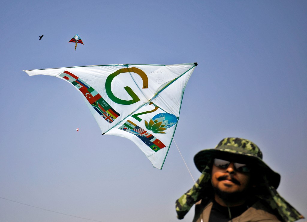 印度古吉拉特邦国际风筝节巨型风筝。 路透社