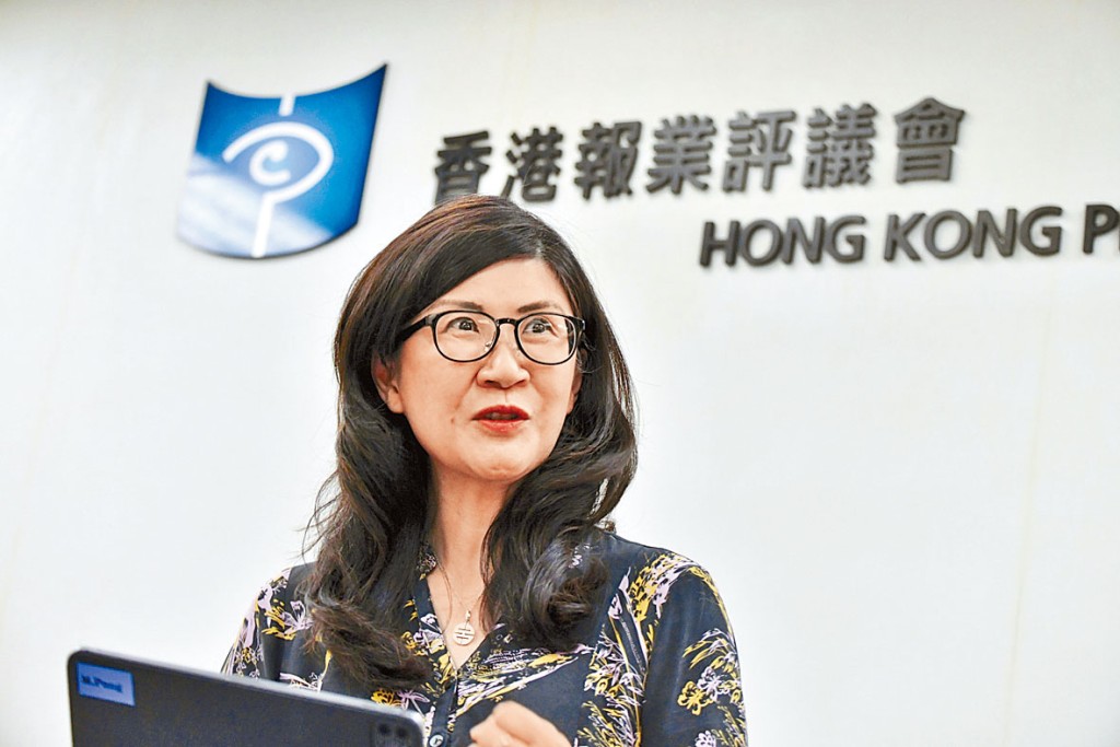 彭韻僖冀學生對接收到的資訊保持警覺,在查證前,不會隨意轉發或發表評論。