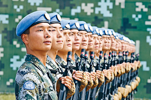 维和部队方队是首次参加阅兵。