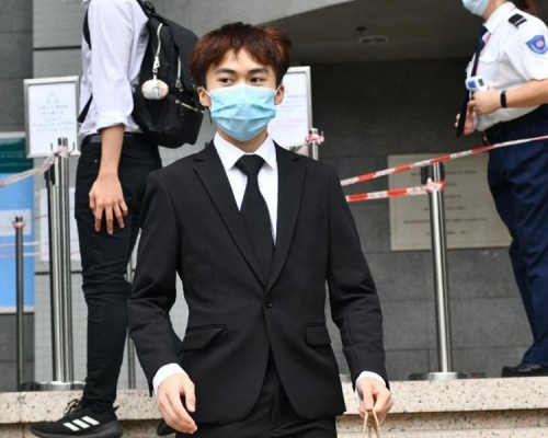 被告陳軍佑。