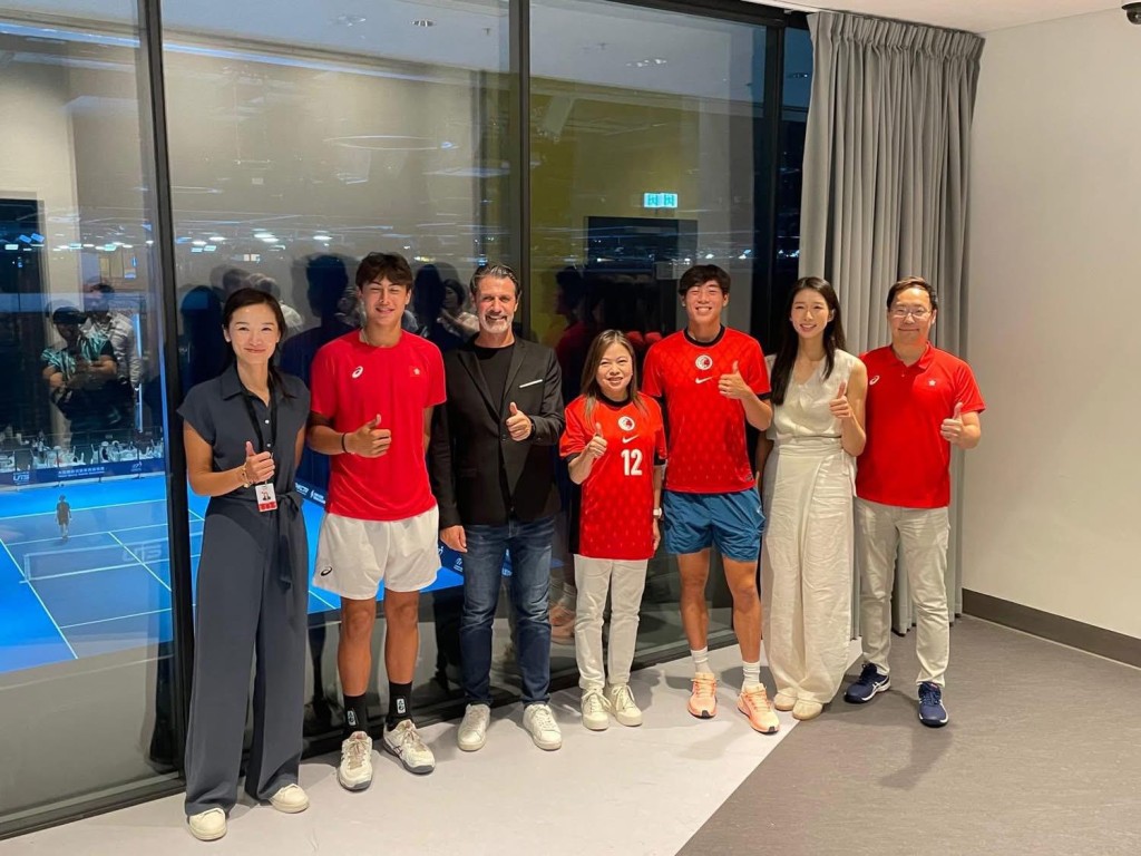 羅淑佩其後在社交平台貼文，分享感受，指今晚啟德體育園好熱鬧，既有體藝館舉行的UTS 網球派對，又有主場館的亞洲杯外圍賽中國香港主場迎戰孟加拉，真的是目不暇給。羅淑佩fb