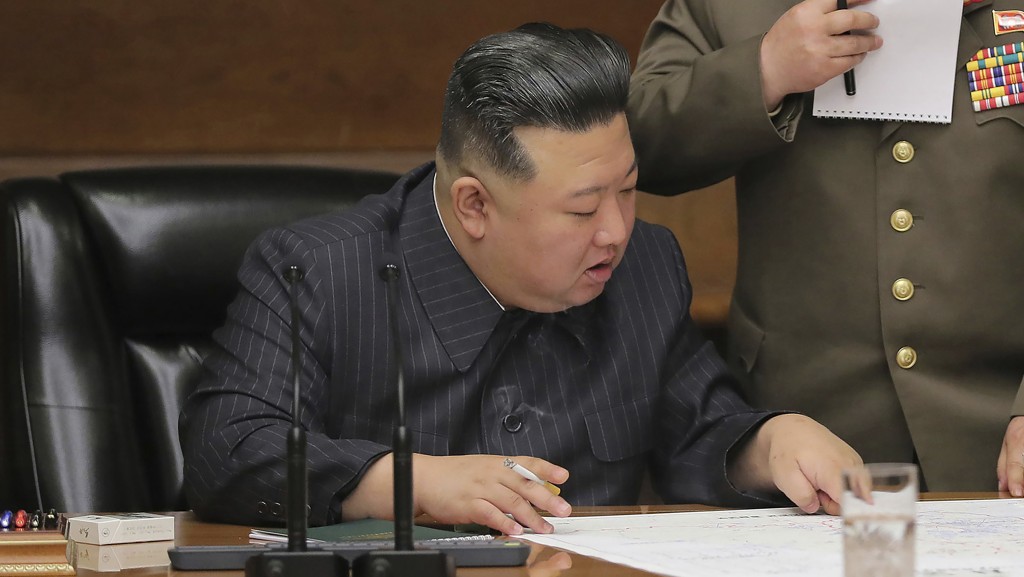 金正恩主持勞動黨中央軍事委員會第6次擴大會議。AP