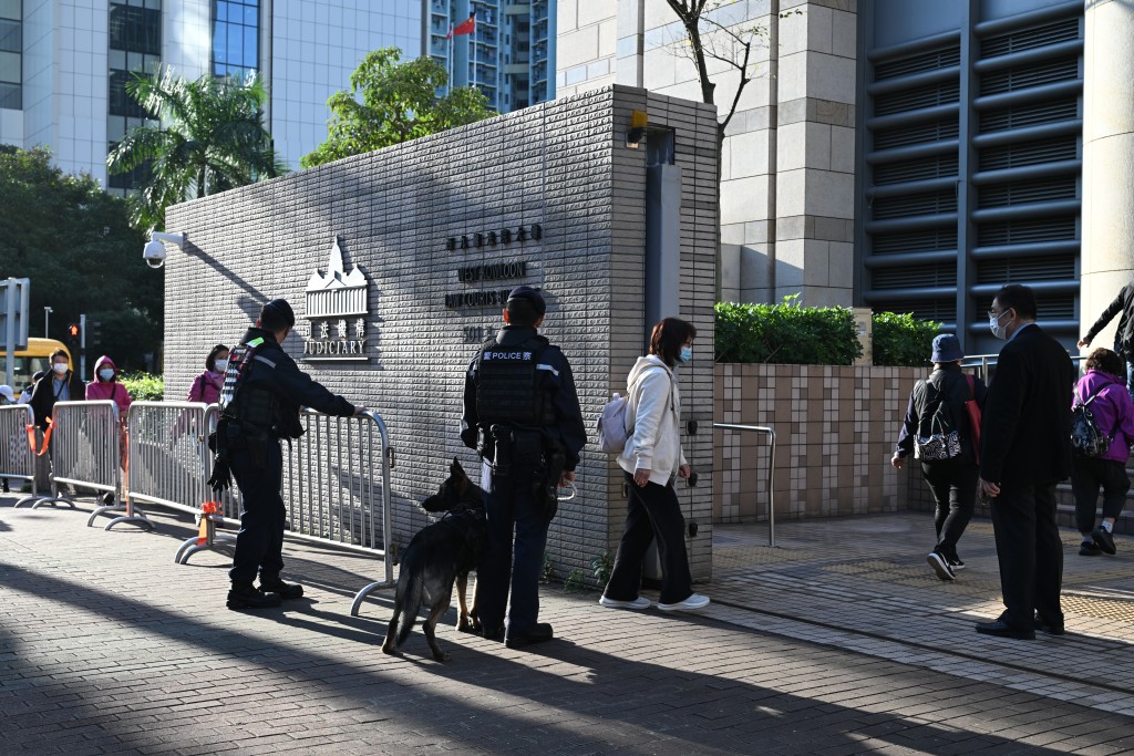 黎智英承认曾建议时任美国国务卿蓬佩奥制裁中港领袖（图） - 2