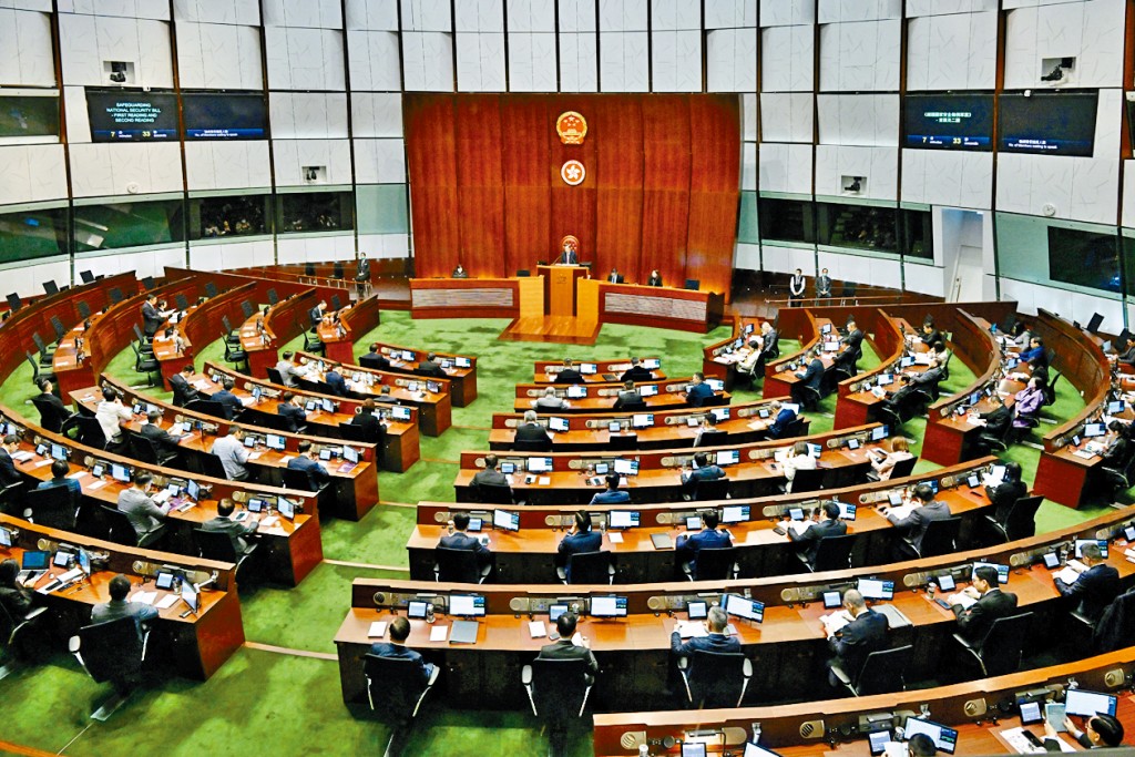 立法會今早9時將會加開會議,恢復二讀辯論《維護國家安全條例草案》。
