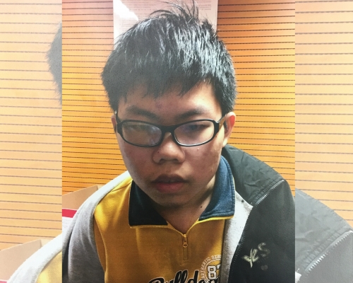 少年疑被人遺棄。警方提供