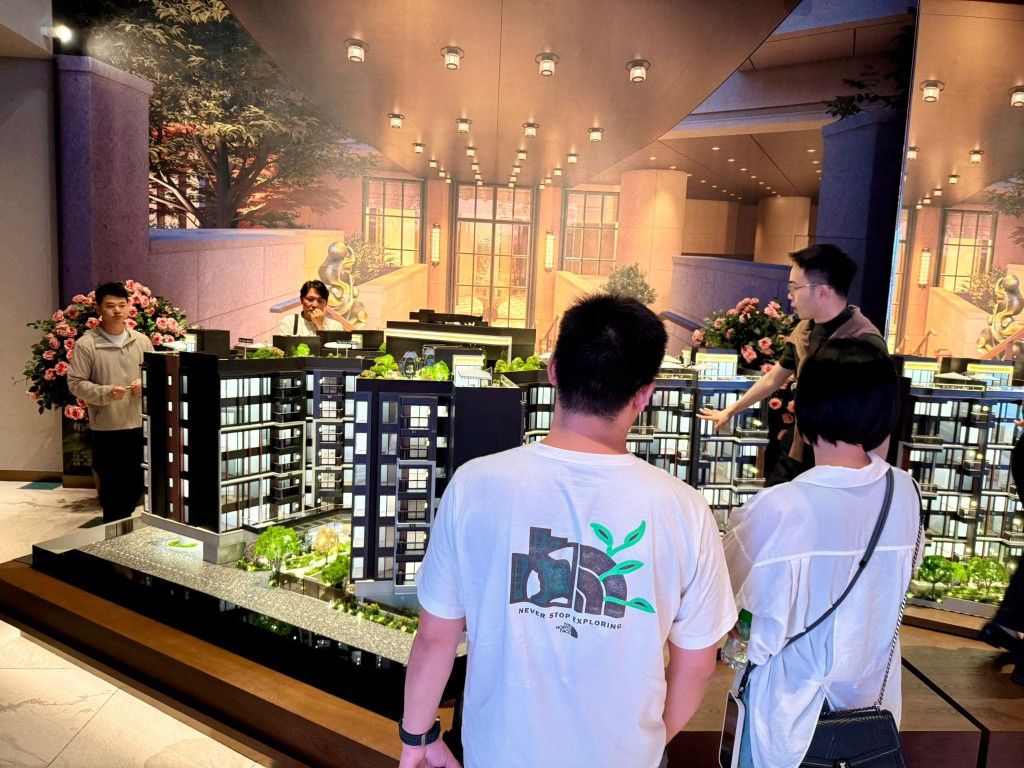 九龍塘滶蘊自推出以來市場反應理想,其中複式大宅至今已售出27伙。 九龍塘滶蘊自推出以來市場反應理想,其中複式大宅至今已售出27伙。