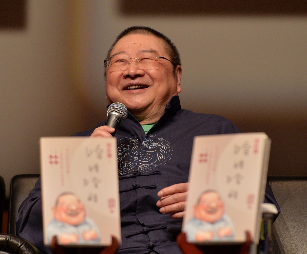 今届书展会特别推出倪匡的相关作品，以纪念这位文坛巨匠。