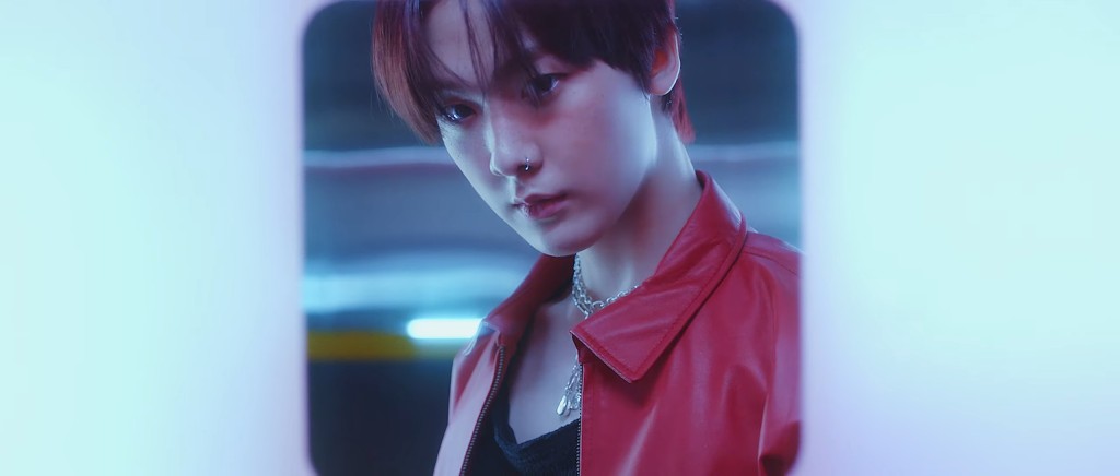 產賀亦有鼻環Look,